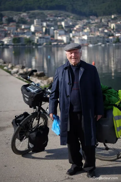 Gefira Mpania  J159  Grèce